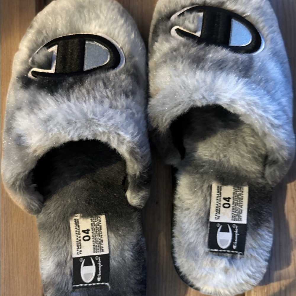 Champion Kids Slippers in Gray and Black